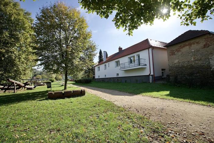 Pronájem rodinného domu, Kamýk nad Vltavou, 550 m2