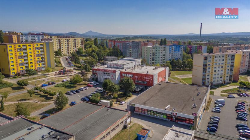 Prodej obchodního prostoru, Česká Lípa, 28. října, 3800 m2