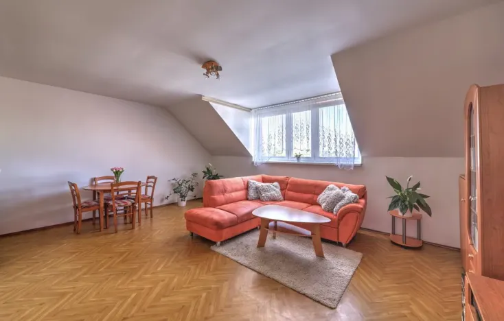 Prodej bytu 2+kk, Šanov, Komenského, 66 m2