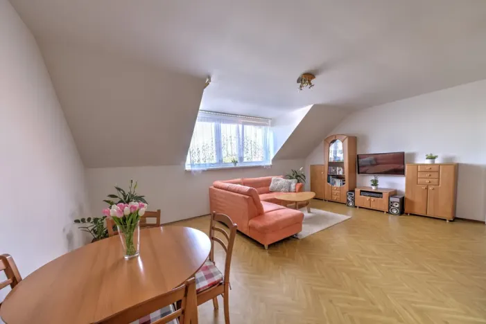 Prodej bytu 2+kk, Šanov, Komenského, 66 m2