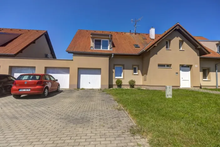 Prodej bytu 2+kk, Šanov, Komenského, 66 m2