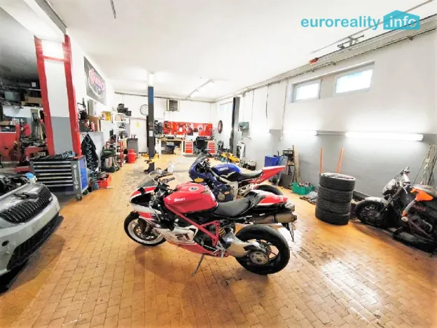 Prodej obchodního prostoru, Dobrná, 288 m2