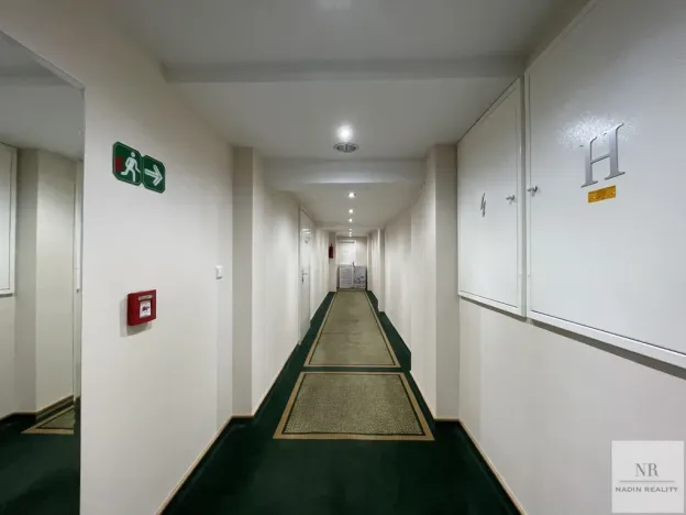 Pronájem obchodního prostoru, Karlovy Vary, Nová louka, 131 m2