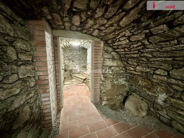 Prodej bytu 1+kk, Horní Blatná, náměstí Sv. Vavřince, 31 m2