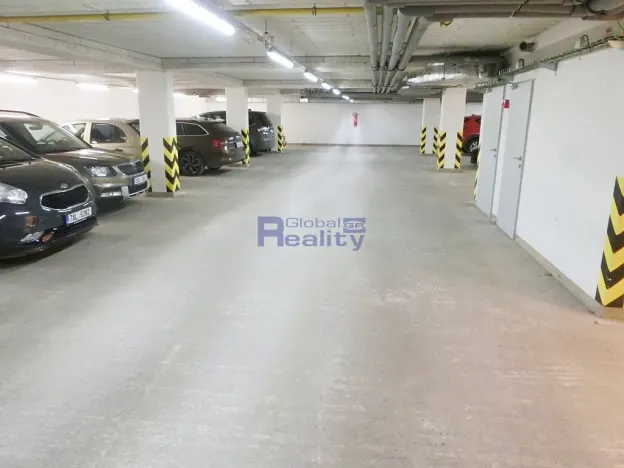 Prodej garážového stání, Černošice, Dobřichovická, 14 m2