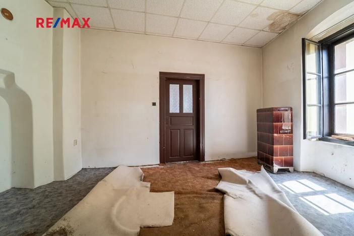 Prodej rodinného domu, Týnec nad Labem, Masarykovo náměstí, 142 m2