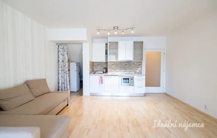 Pronájem bytu 2+kk, Praha - Vysočany, Skloněná, 44 m2