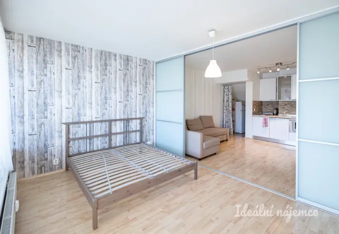 Pronájem bytu 2+kk, Praha - Vysočany, Skloněná, 44 m2