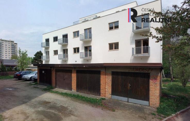 Pronájem garáže, Zlín, třída Tomáše Bati, 16 m2
