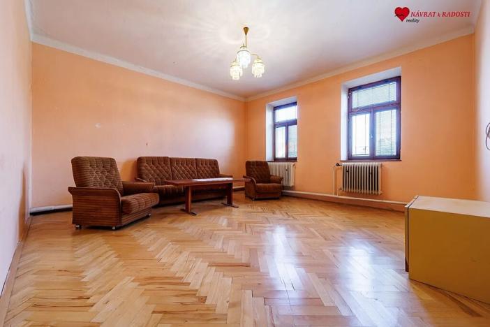 Prodej rodinného domu, Cholina, 333 m2