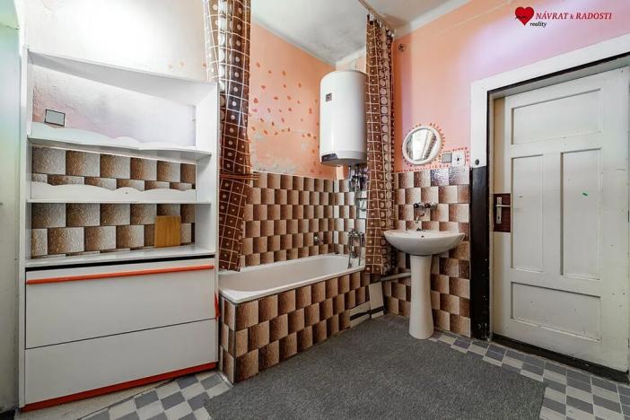 Prodej rodinného domu, Cholina, 333 m2