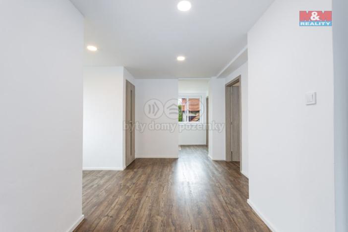 Prodej rodinného domu, Hrabyně, 188 m2