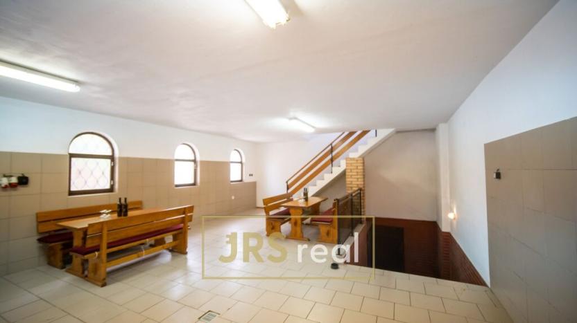 Prodej ubytování, Velké Bílovice, 285 m2