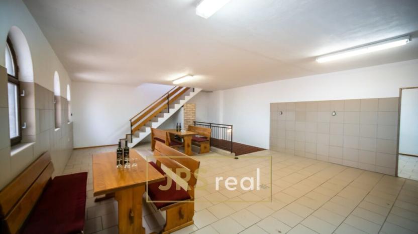 Prodej ubytování, Velké Bílovice, 285 m2