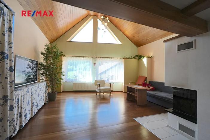 Prodej rodinného domu, Lomnice, 298 m2