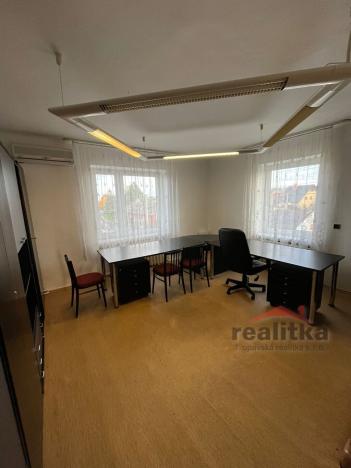 Pronájem výrobních prostor, Opava - Komárov, Podvihovská, 112 m2