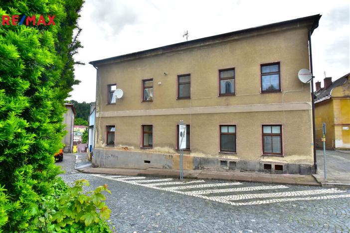 Prodej bytu 2+1, Úpice, náměstí T. G. Masaryka, 48 m2