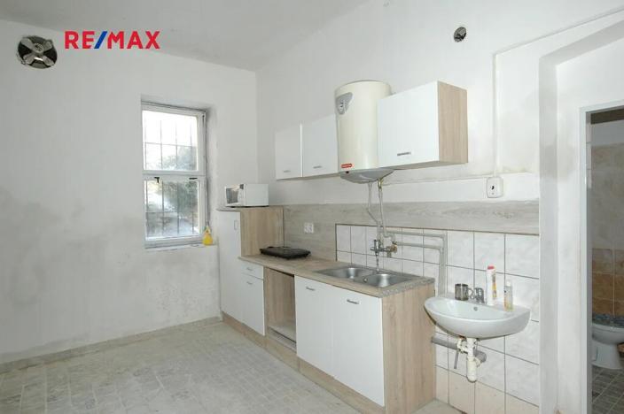 Prodej obchodního prostoru, Hostouň, Chodské náměstí, 499 m2