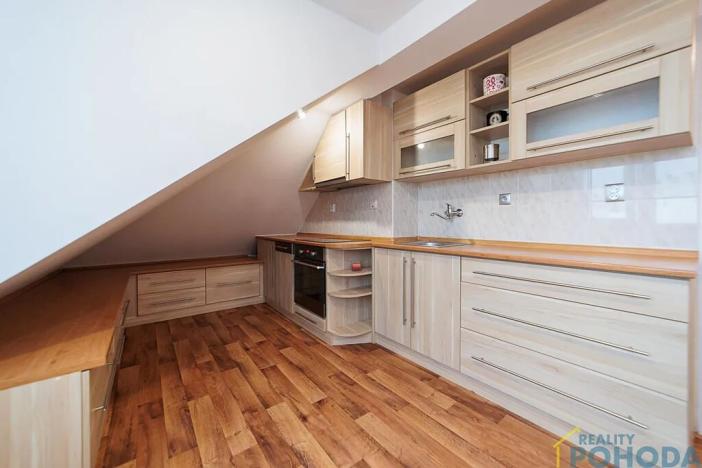 Prodej rodinného domu, Klešice, 365 m2