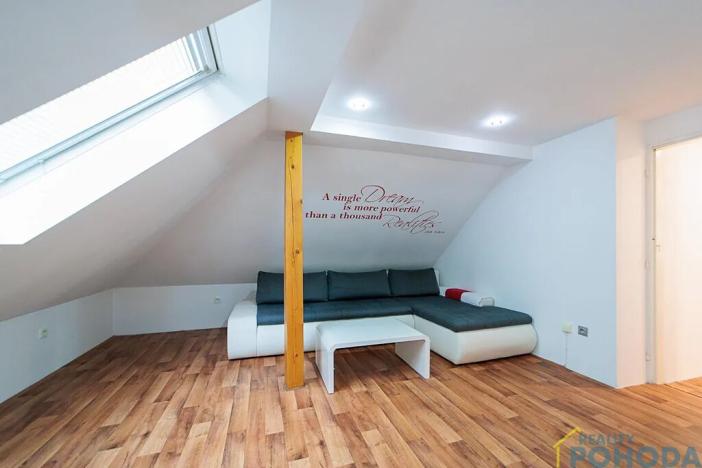 Prodej rodinného domu, Klešice, 365 m2