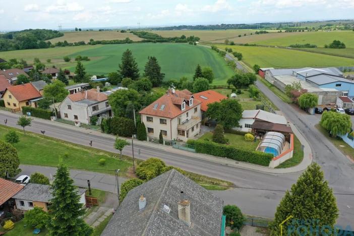 Prodej rodinného domu, Klešice, 365 m2