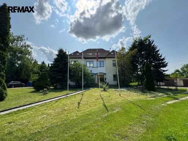 Prodej komerčního pozemku, Kunovice, Osvobození, 11035 m2