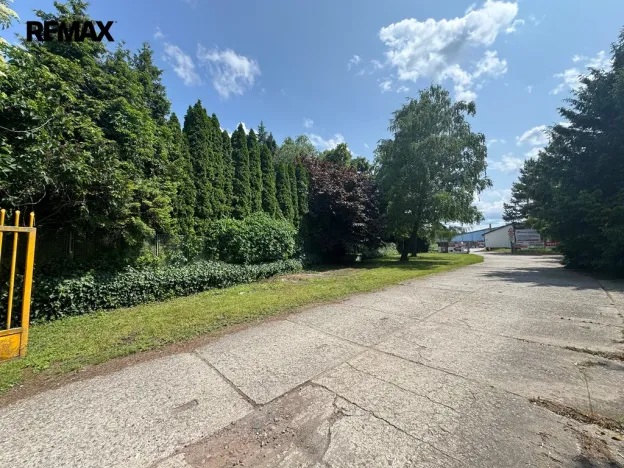 Prodej komerčního pozemku, Kunovice, Osvobození, 11035 m2