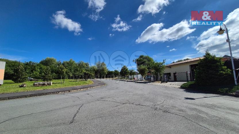 Prodej pozemku pro bydlení, Hrušovany, 30076 m2