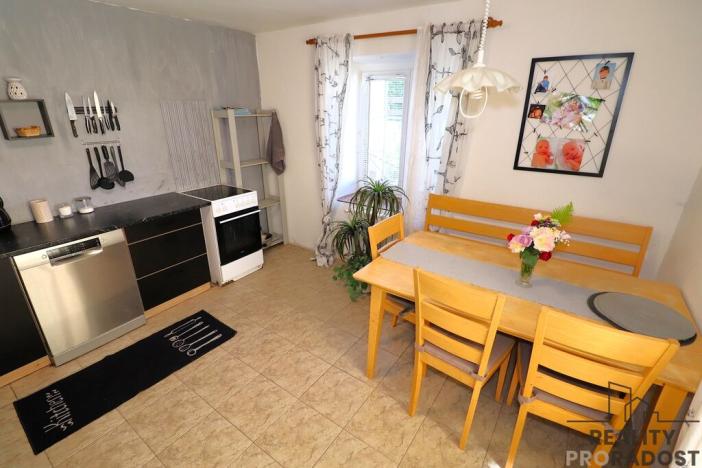 Prodej rodinného domu, Holubice, V Průhonu, 175 m2