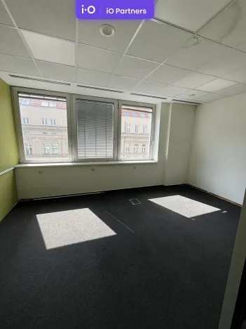 Pronájem kanceláře, Praha - Smíchov, Plzeňská, 356 m2