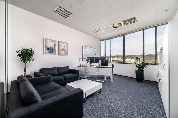 Pronájem kanceláře, Praha - Libeň, Českomoravská, 700 m2