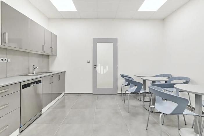 Pronájem obchodního prostoru, Praha - Vysočany, Poděbradská, 192 m2