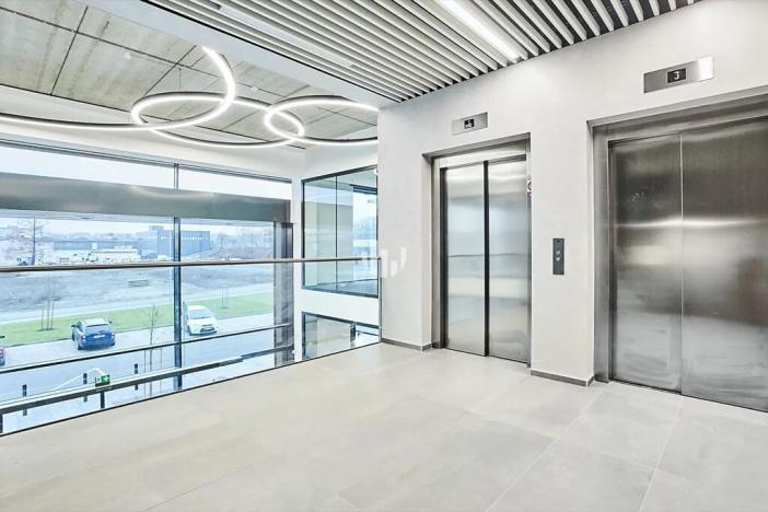 Pronájem obchodního prostoru, Praha - Vysočany, Poděbradská, 192 m2