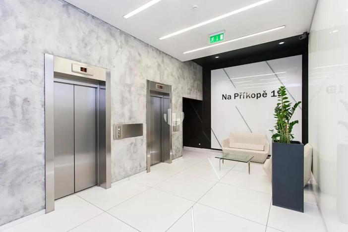 Pronájem kanceláře, Praha - Staré Město, Na příkopě, 674 m2