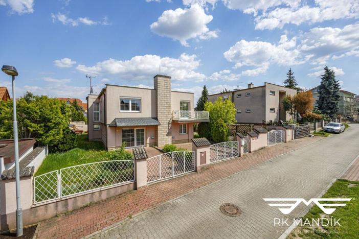 Prodej rodinného domu, Praha - Kbely, Kosmonoská, 220 m2