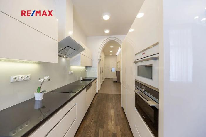 Prodej bytu 2+kk, Praha - Staré Město, Křižovnická, 71 m2