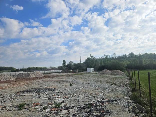 Prodej skladu, Úsilné, 1520 m2