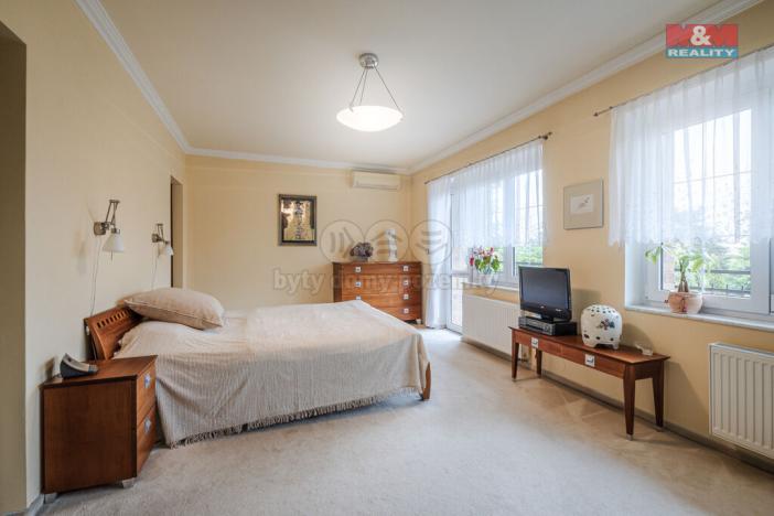 Prodej rodinného domu, Týnec nad Labem - Vinařice, 300 m2