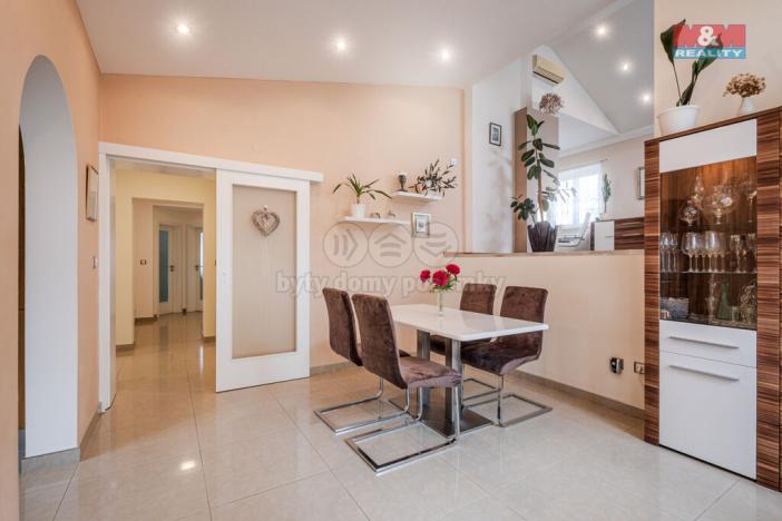 Prodej rodinného domu, Týnec nad Labem - Vinařice, 300 m2