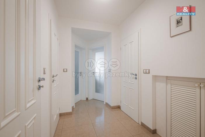 Prodej rodinného domu, Týnec nad Labem - Vinařice, 300 m2