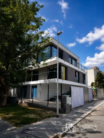 Prodej bytu 1+kk, Praha - Modřany, Na Cikorce, 37 m2