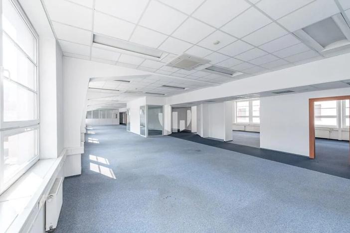 Pronájem kanceláře, Praha - Karlín, Sokolovská, 554 m2