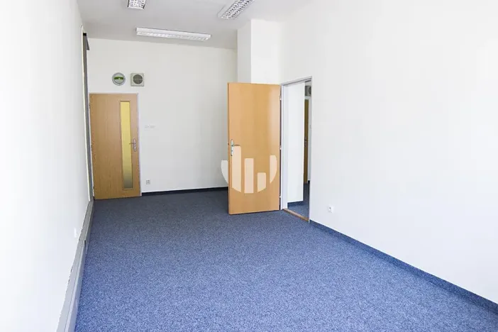 Pronájem kanceláře, Praha - Chodov, Roztylská, 375 m2