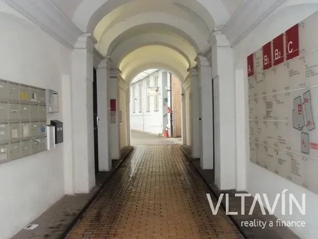 Pronájem kanceláře, Praha - Nové Město, Revoluční, 102 m2
