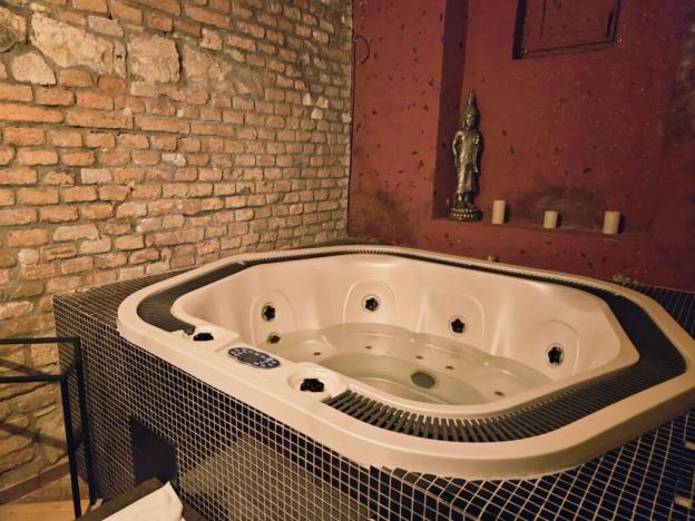 Pronájem obchodního prostoru, Praha - Žižkov, Seifertova, 200 m2