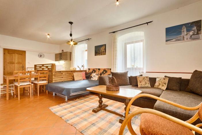 Prodej rodinného domu, Číměř, 429 m2