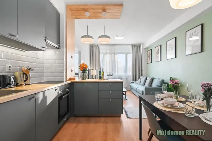 Pronájem bytu 2+kk, Praha - Vysočany, Kolbenova, 55 m2