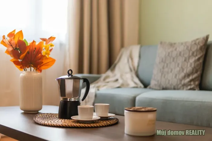 Pronájem bytu 2+kk, Praha - Vysočany, Kolbenova, 55 m2