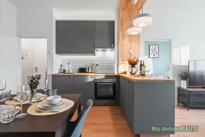 Pronájem bytu 2+kk, Praha - Vysočany, Kolbenova, 55 m2