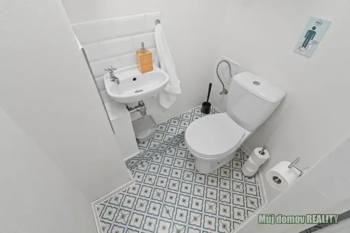 Pronájem bytu 2+kk, Praha - Vysočany, Kolbenova, 55 m2